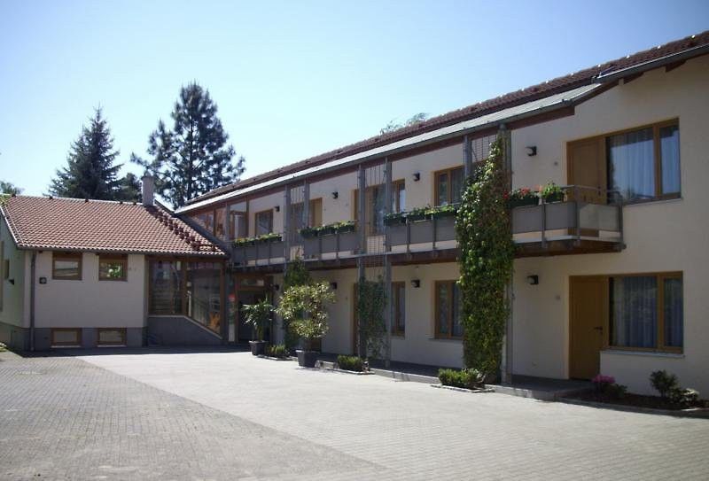 Port Inn Hotel Eichwalde Buitenkant foto