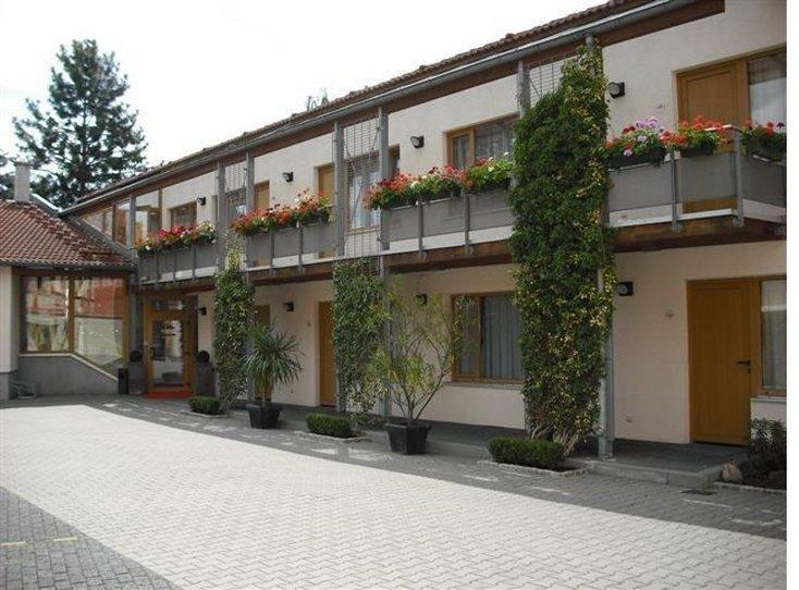 Port Inn Hotel Eichwalde Buitenkant foto