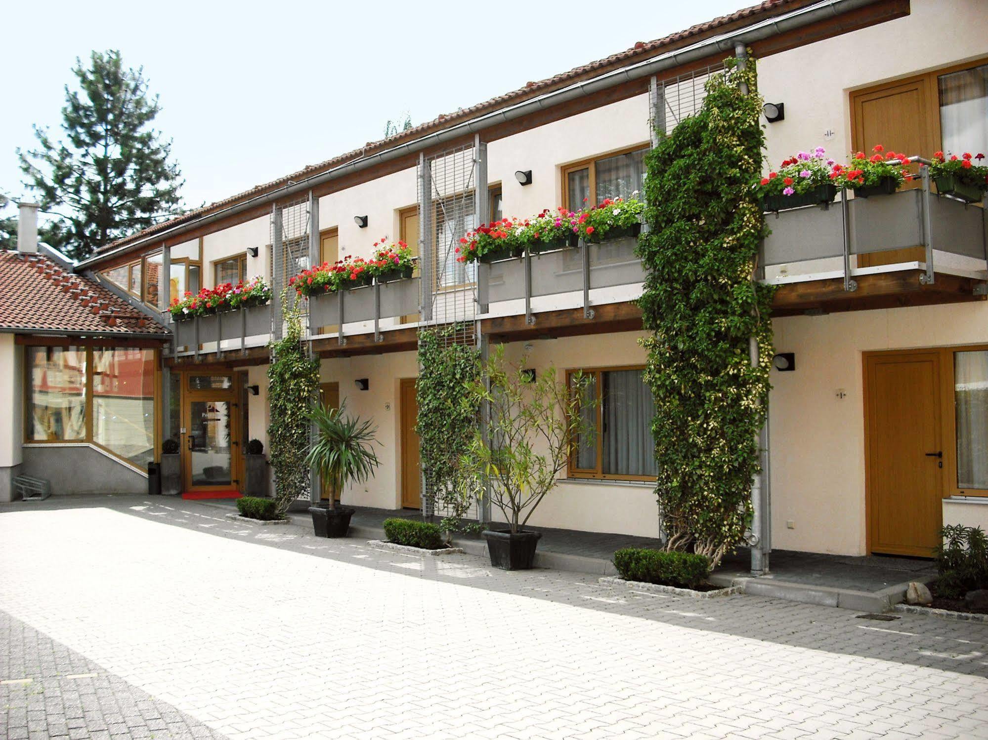 Port Inn Hotel Eichwalde Buitenkant foto
