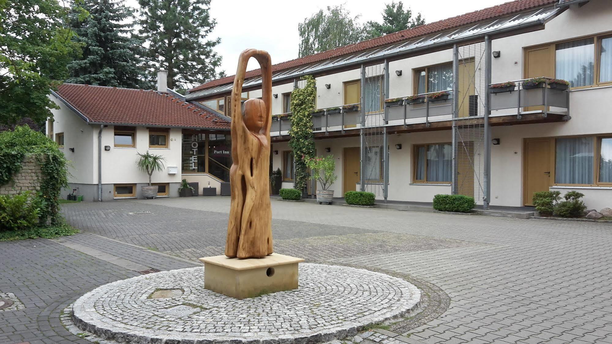 Port Inn Hotel Eichwalde Buitenkant foto