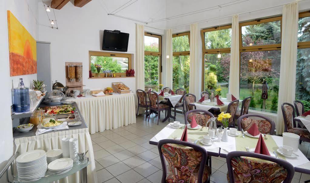 Port Inn Hotel Eichwalde Buitenkant foto